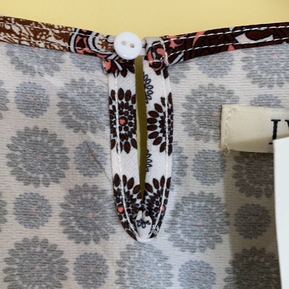 Little Lies | NWT Paisley Print Boutique Ruffle Bell Sleeve Faux Wrap Romper M/L - Picture 12 of 17